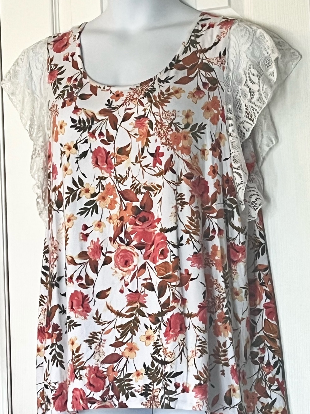 Torrid White Floral Lace Flutter Sleeve Blouse - NWOT - Plus Size 1X